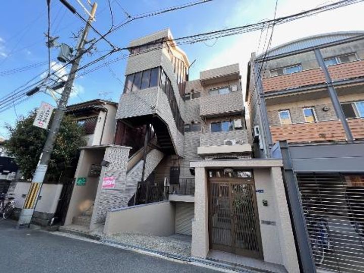 聖天下長濱ビルの外観