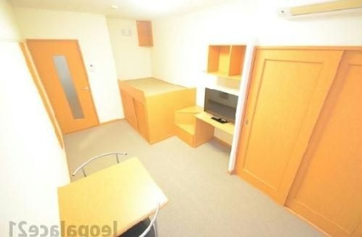 レオパレスNAGAKURAの居間