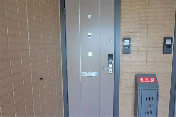 千歳山タウンハウス Bの玄関
