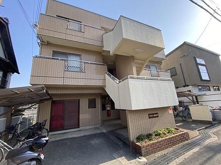 フローレ長谷川の地図