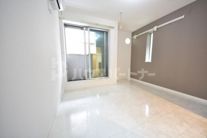 カーサ市川南の居間