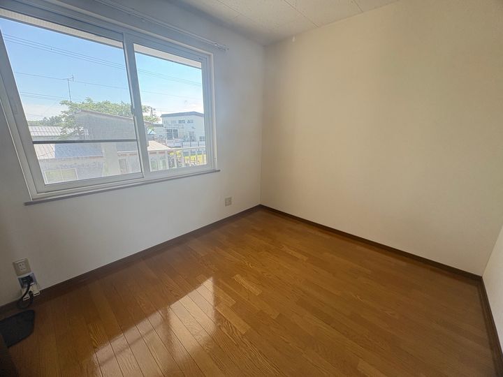 北海道川上郡標茶町虹別原野67線108-24 コスモス2000の居間