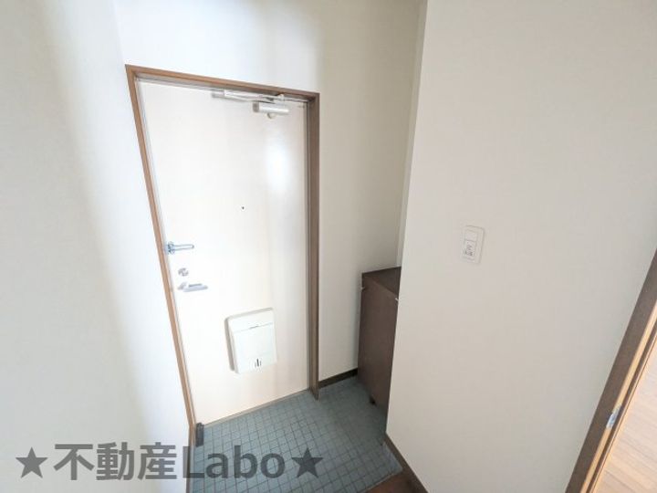 徳島県徳島市応神町古川字戎子野(アパート)の賃貸物件の玄関