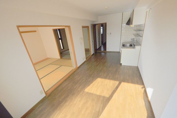 リープハーベン八尾木の居間