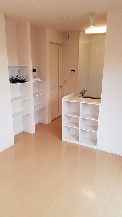 新潟県新潟市中央区親松の賃貸アパートの居間