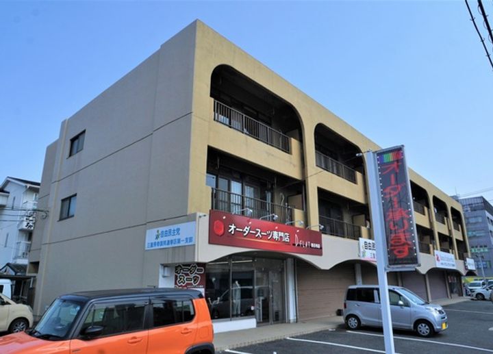 糸与ビルの外観