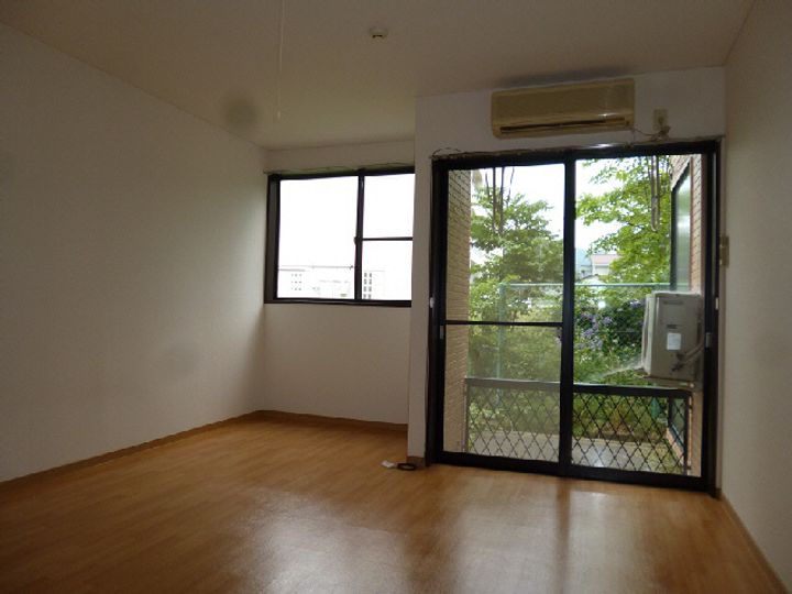 キャットハウスVの居間