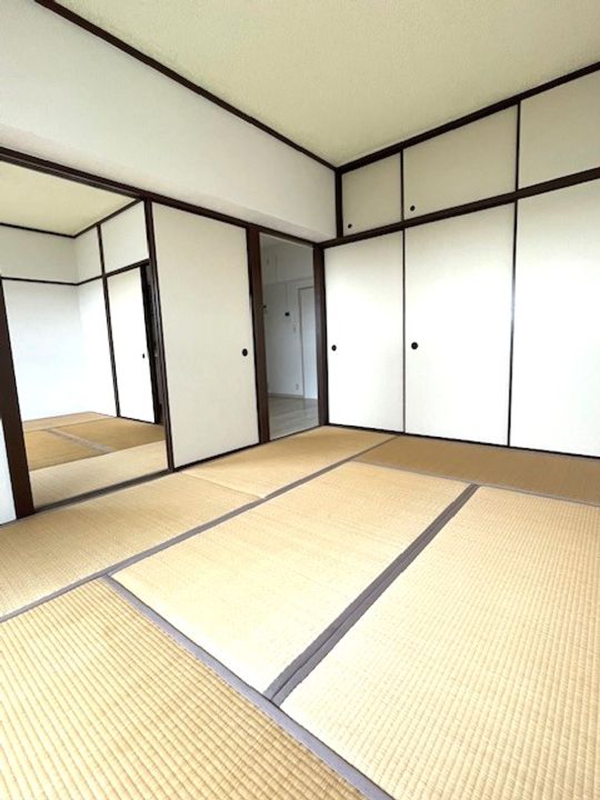 めぞんどぅ亀川の内装