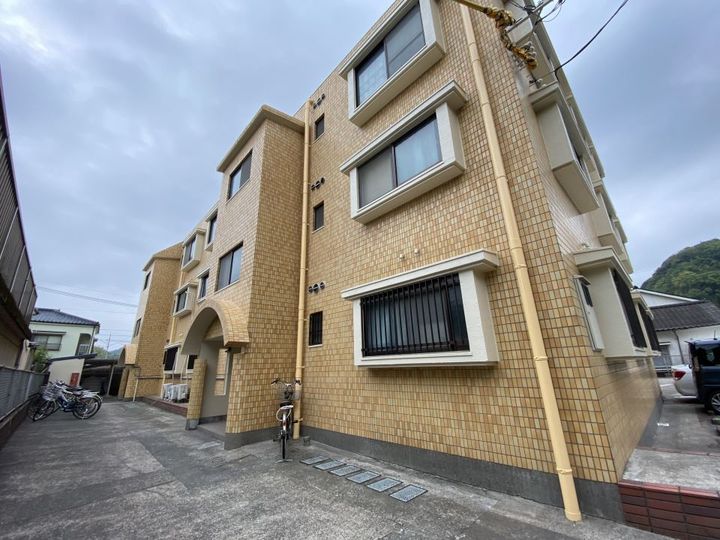 ハイツ飯田の外観