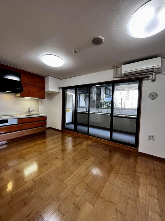 愛知県名古屋市東区泉1(マンション)の賃貸物件の居間