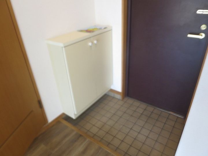 エディフィス高柳の玄関