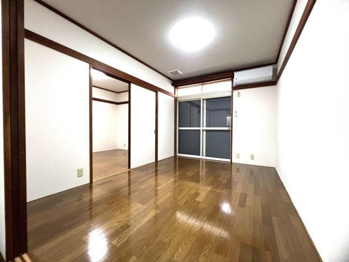 パラシオンIの居間