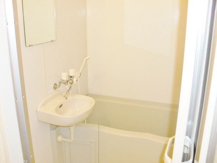 家電付アパート  レオパレスエアリーズの風呂