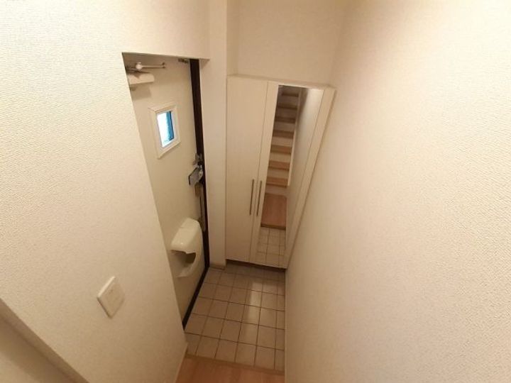 奈良県奈良市法蓮町(アパート)の賃貸物件の玄関