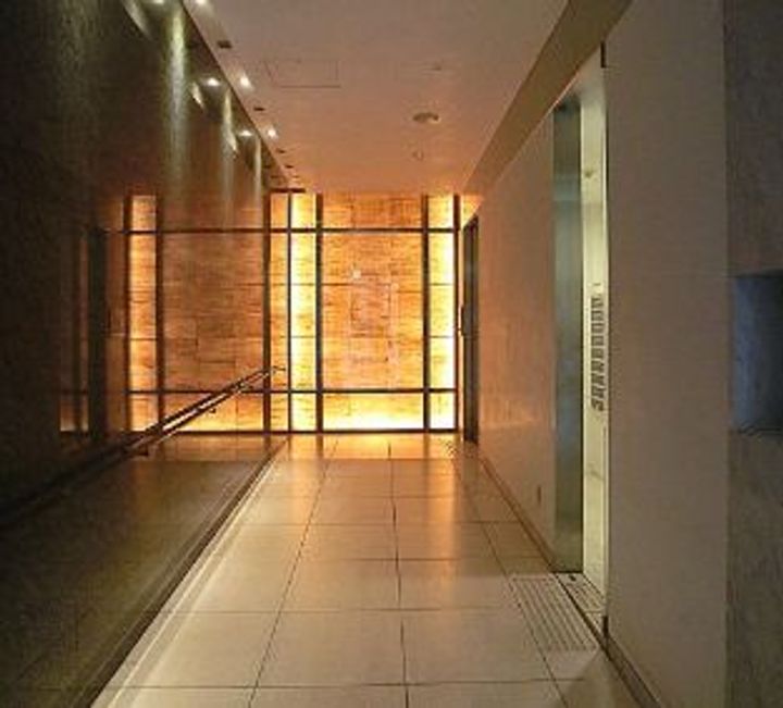 東京都港区東新橋2(マンション)の賃貸物件の地図