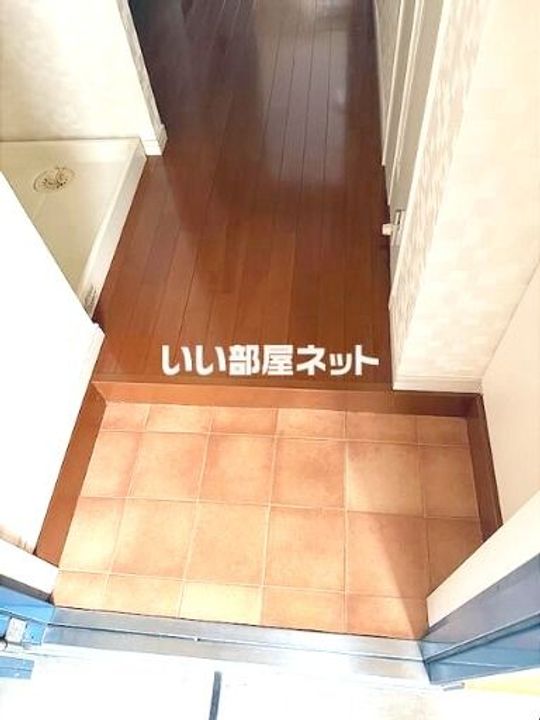 埼玉県草加市谷塚町(マンション)の賃貸物件の玄関
