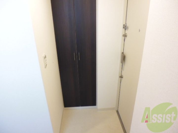 エステムプラザ神戸三宮ルクシアの玄関