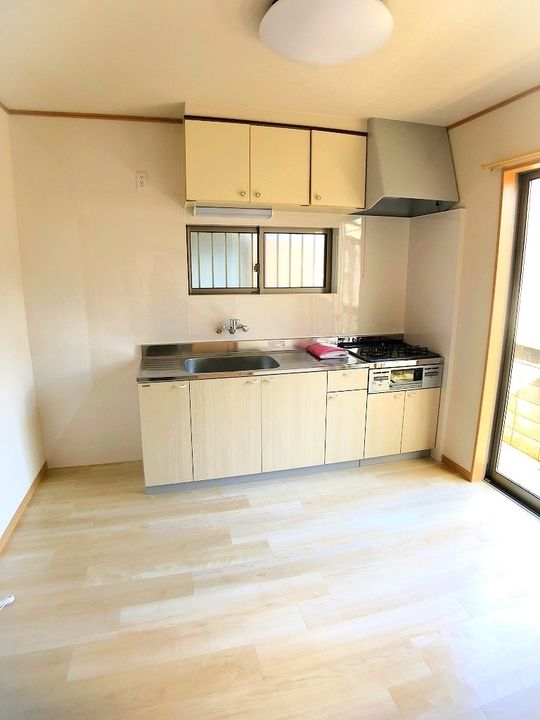愛媛県新居浜市庄内町2(一戸建)の賃貸物件のキッチン