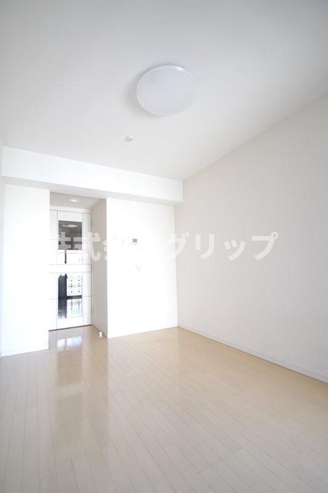 HF関内レジデンスの居間