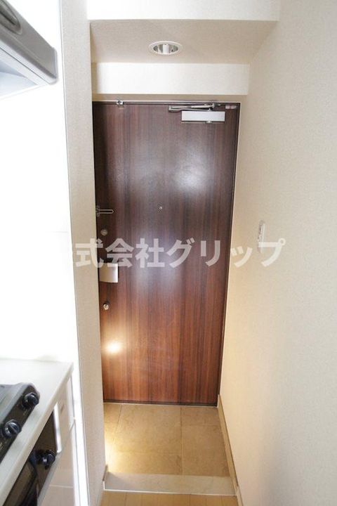 HF関内レジデンスの玄関