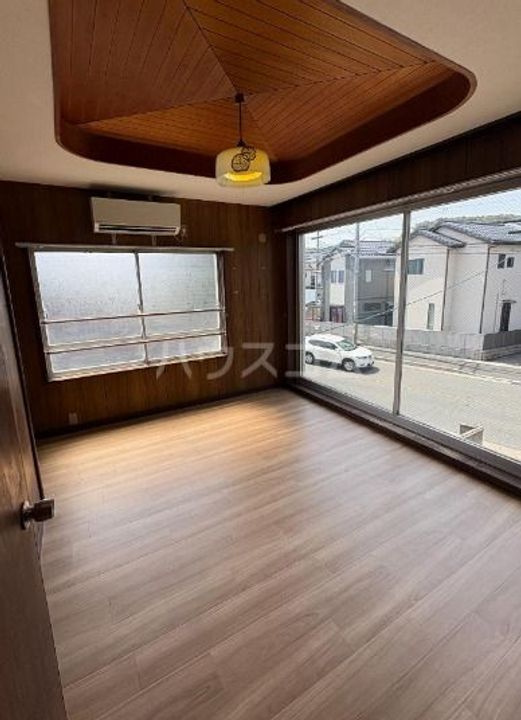 松室中溝町マンションの居間