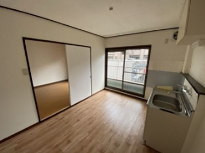 神奈川県小田原市南鴨宮2(マンション)の賃貸物件の居間