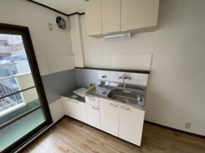 神奈川県小田原市南鴨宮2(マンション)の賃貸物件のキッチン