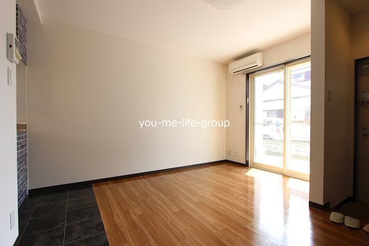 RONDII番館の居間