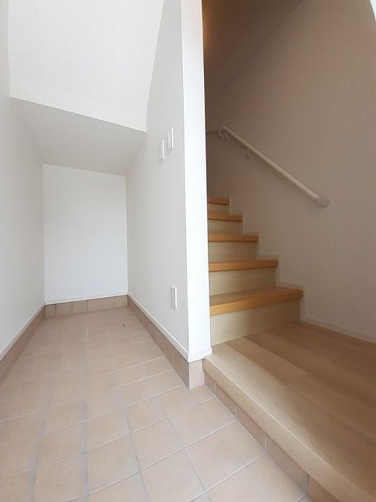 アテ エリアントスの玄関