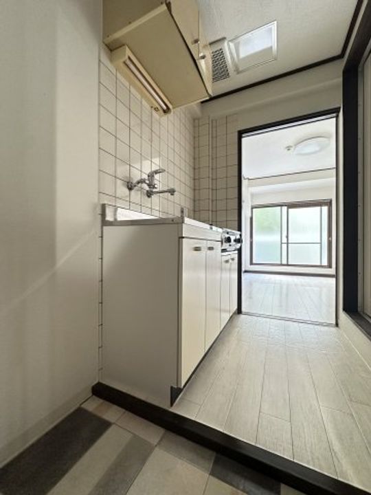 メゾンリファインの玄関