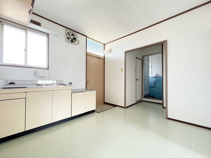 大西アパートの居間