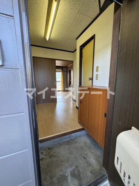 ハイツ森口Aの玄関