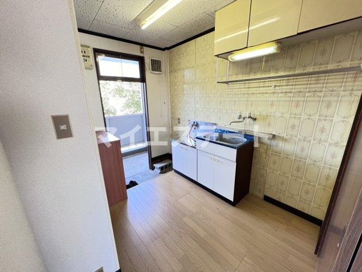 ハイツ森口Aの内装