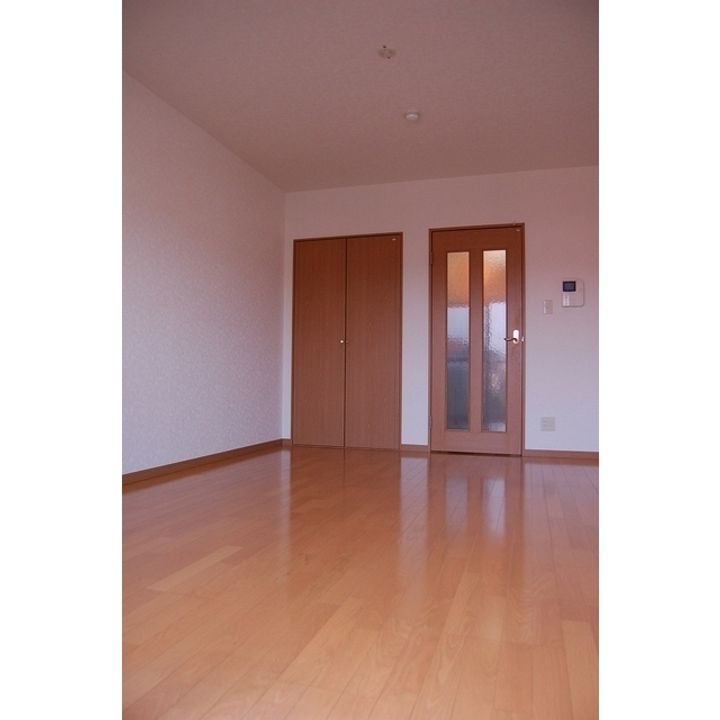 エッジ光の森の居間