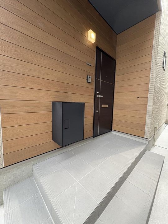 愛知県名古屋市千種区朝岡町3(一戸建)の賃貸物件の玄関