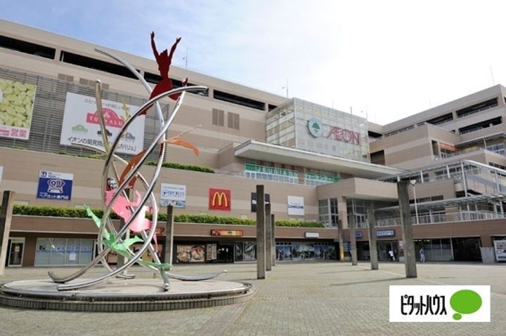 ラ・フィールドの周辺