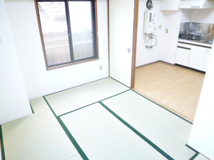 ファーストビル飯島の居間