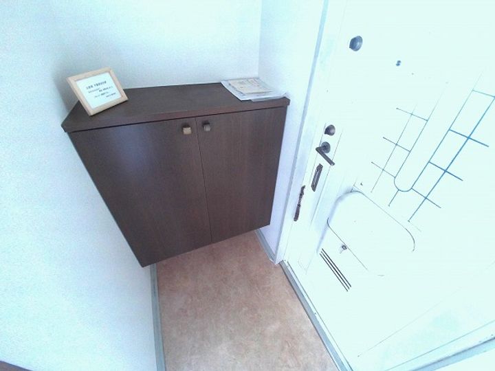 ボンセジュール霧ケ丘の玄関