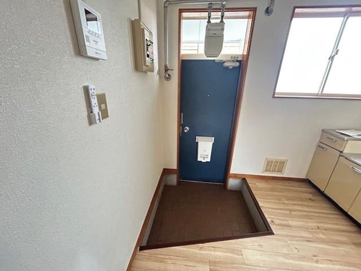 ハイツピュアの玄関