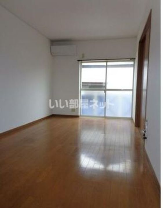 サンシャイン三池の居間