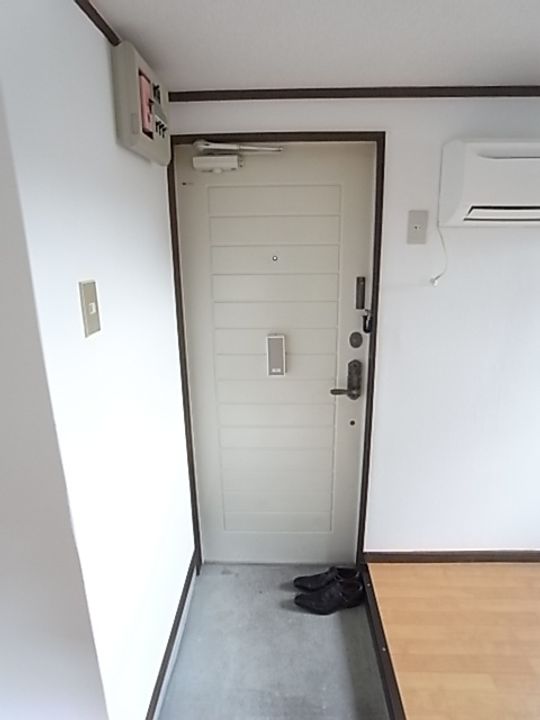 百合ヶ丘ヒルズの玄関