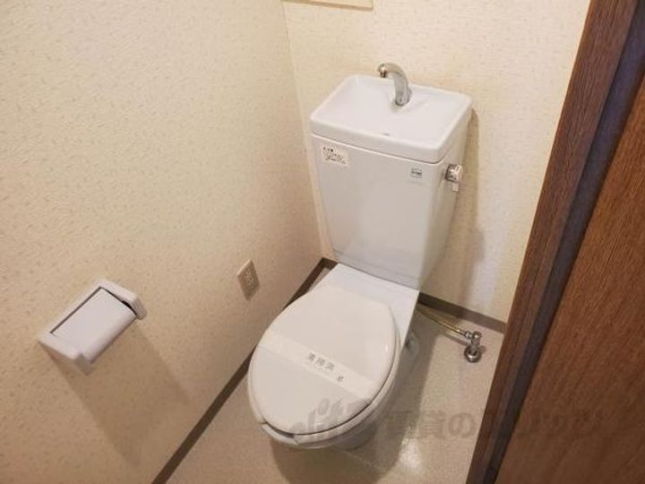 ヴァヤーシェの内装