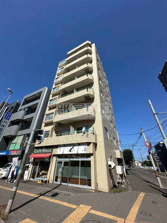 クリオ表参道ホームズの外観