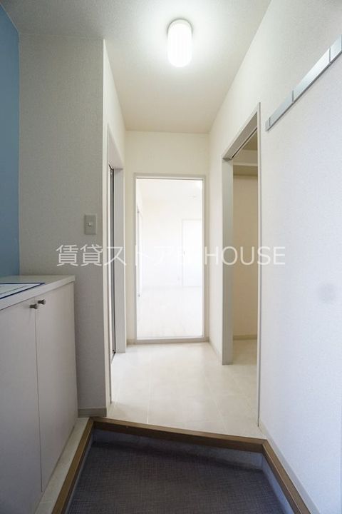 神奈川県厚木市上依知(アパート)の賃貸物件の玄関