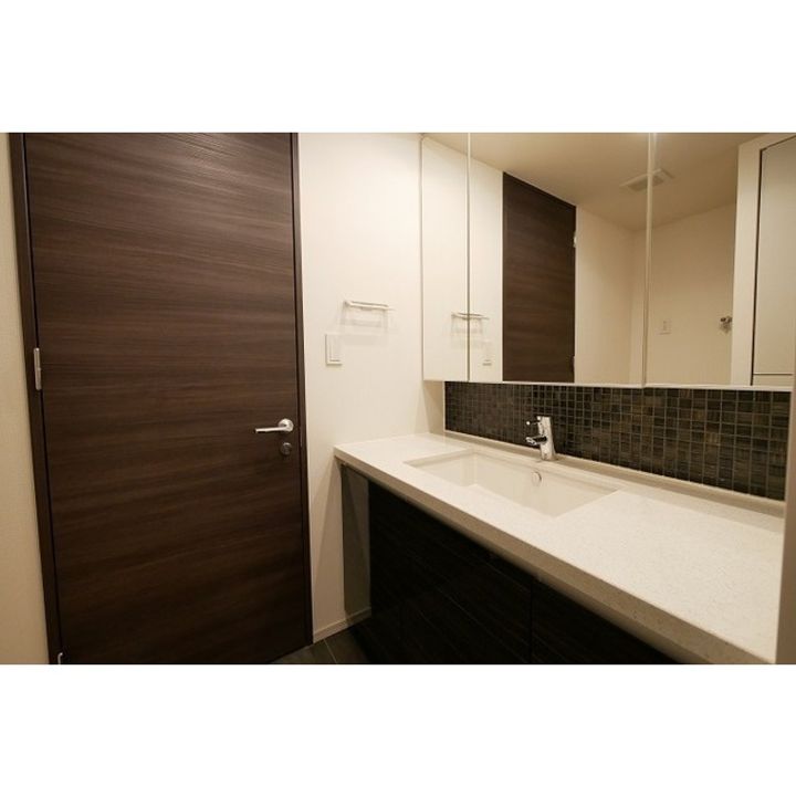 コンフォリア新宿イーストサイドタワーの内装