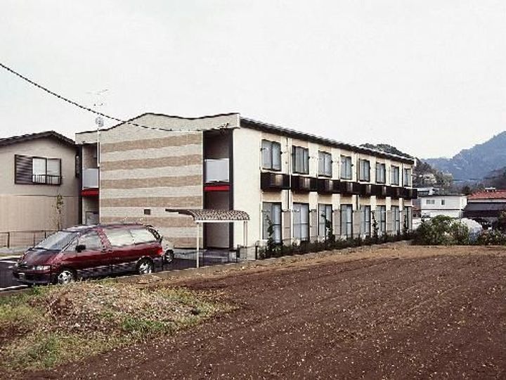 レオパレスプラチナヒルズの外観