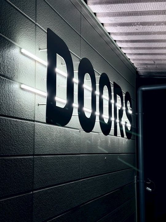 DOORSの外観