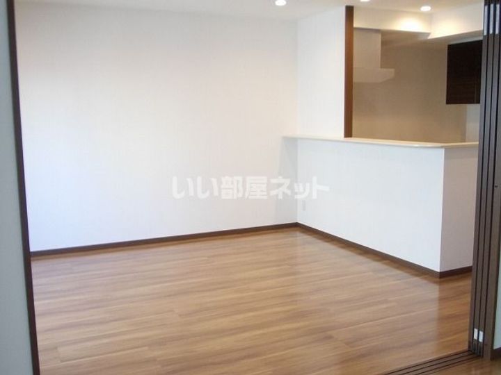 福島県福島市万世町(マンション)の賃貸物件の居間