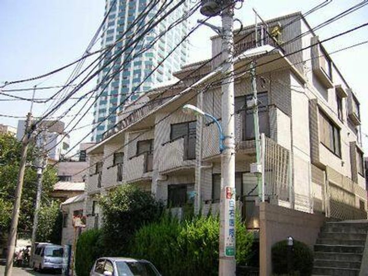 マイスタークエーレ西新宿の外観