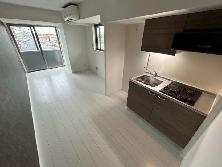 千葉県四街道市鹿渡(マンション)の賃貸物件の居間